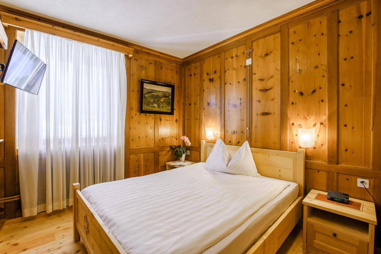 פוסקיאבו Hotel Centrale, Typically Swiss מראה חיצוני תמונה