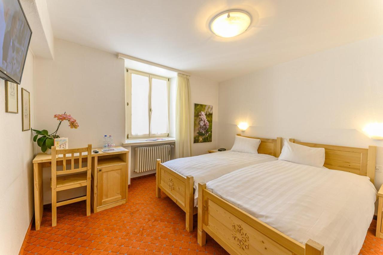 פוסקיאבו Hotel Centrale, Typically Swiss מראה חיצוני תמונה