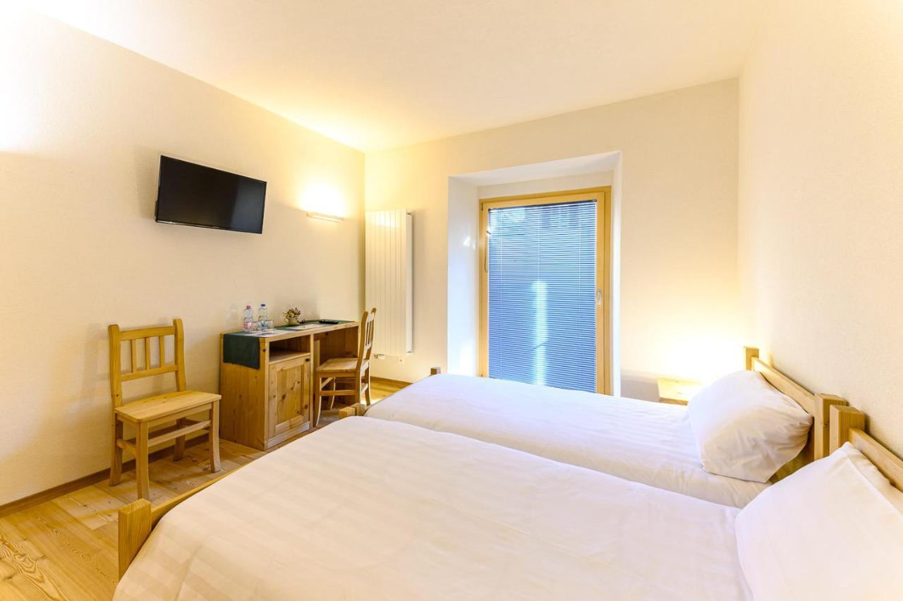 פוסקיאבו Hotel Centrale, Typically Swiss מראה חיצוני תמונה